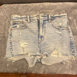Abercrombie & Fitch Cut off jean shorts SZ 26 inch waist / SZ 2 great condition